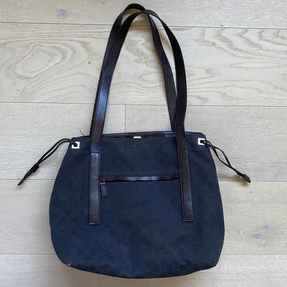 Simple Gucci shoulder bag